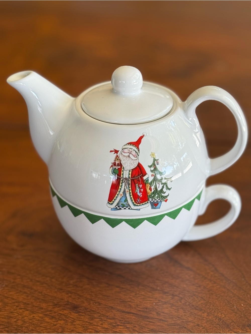 Living Quarters Santa Tea for One Ceramic Teapot Cup Holiday Christmas Tree
